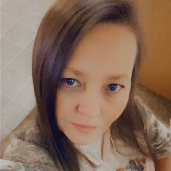 Meet your Posher, Amanda - Picture 1 of 1